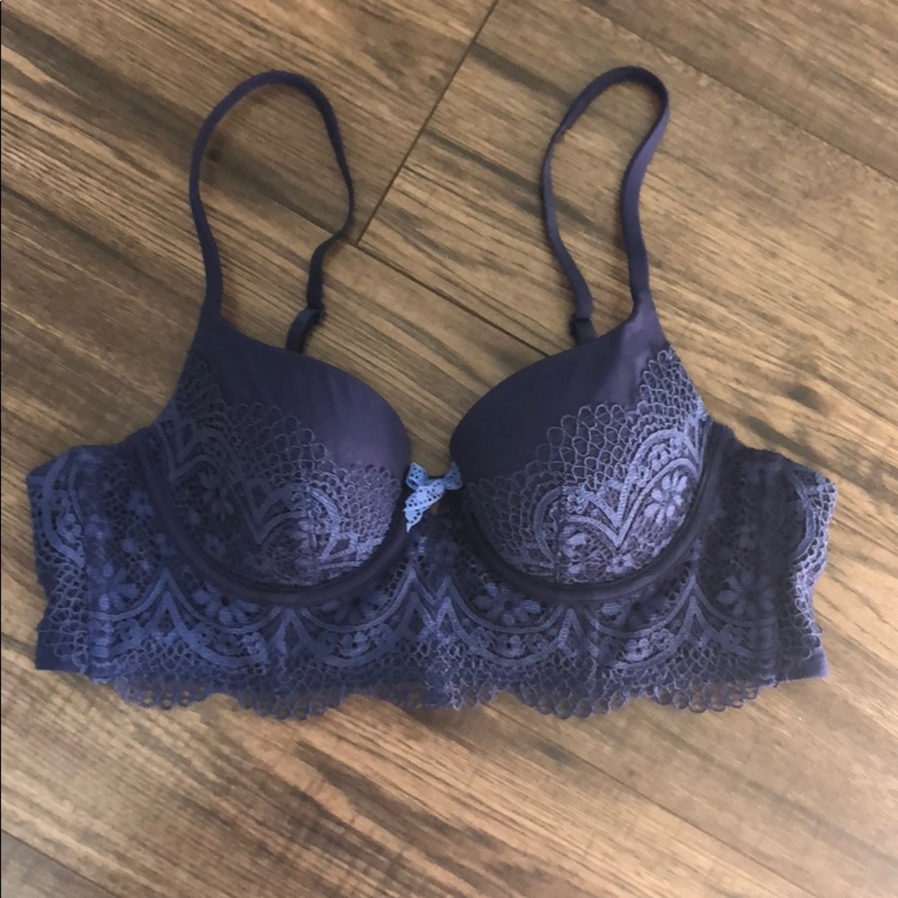 Victoria’s Secret body by Victoria lines Demi bra